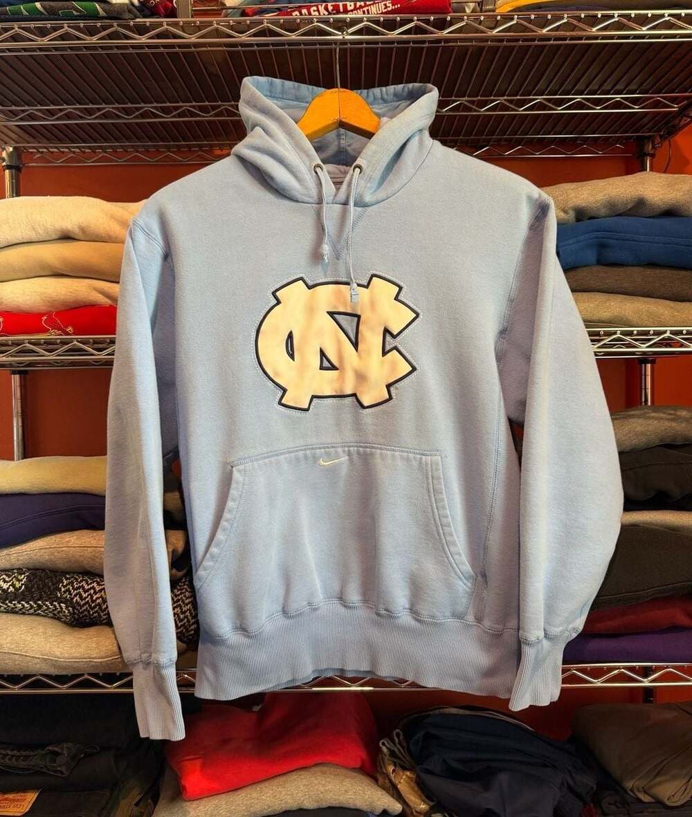 Y2K Nike UNC Tar Heels Light Blue Center Swoosh Embroidered Hoodie Medium